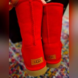 UGGS womens short boots